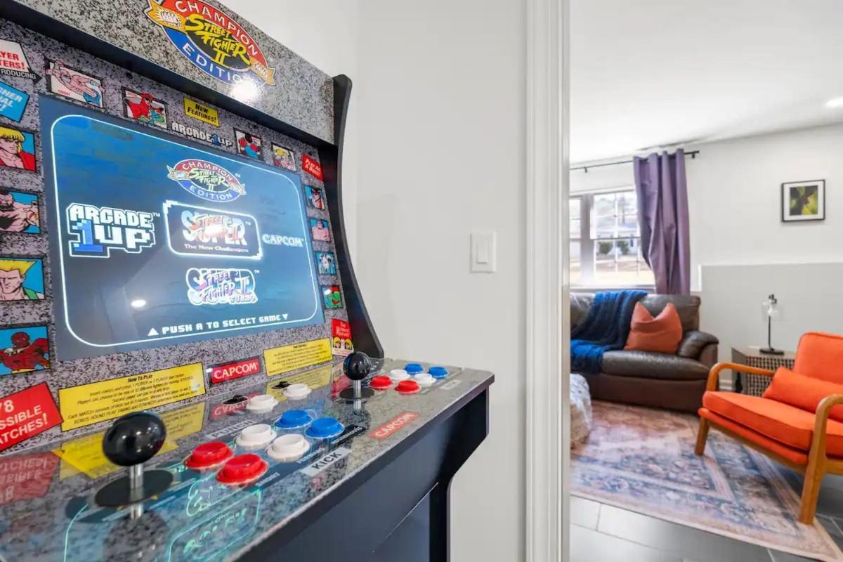 Outdoor Projector, Arcade, Fire Pit, 2 Car Garage, 2 Living Rooms Snellville Buitenkant foto